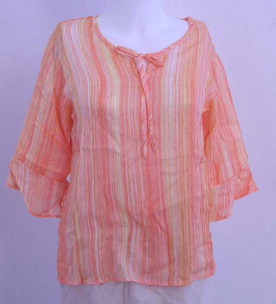 wholesale-clothing-distributor02