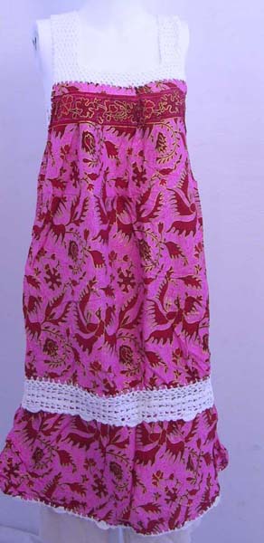 wholesale-clothing-distributor06