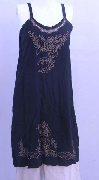 wholesale-clothing-distributor08